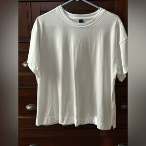 Women’s Old Navy T-Shirt size Large